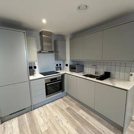 2 Bed 2 Bath In Digbeth * Birmingham